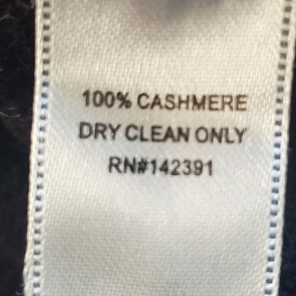 Project crew neck cashmere sweater, size L, black with white snow flakes - Picture 6 of 6